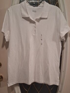 Basic Editions Women’s White Button-Front Polo Shirt